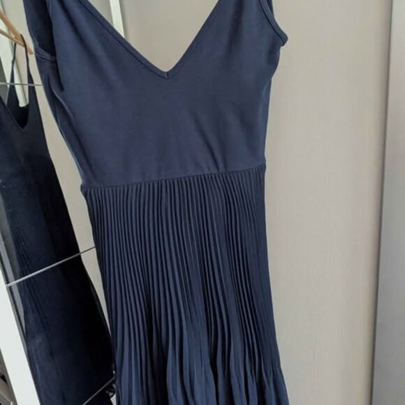 XS Wilfred Aritzia Daphnee dress (navy) - Picture 2 of 3